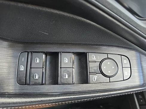 Used 2024 Nissan Rogue SV w/ SV Premium Package FWD image 29