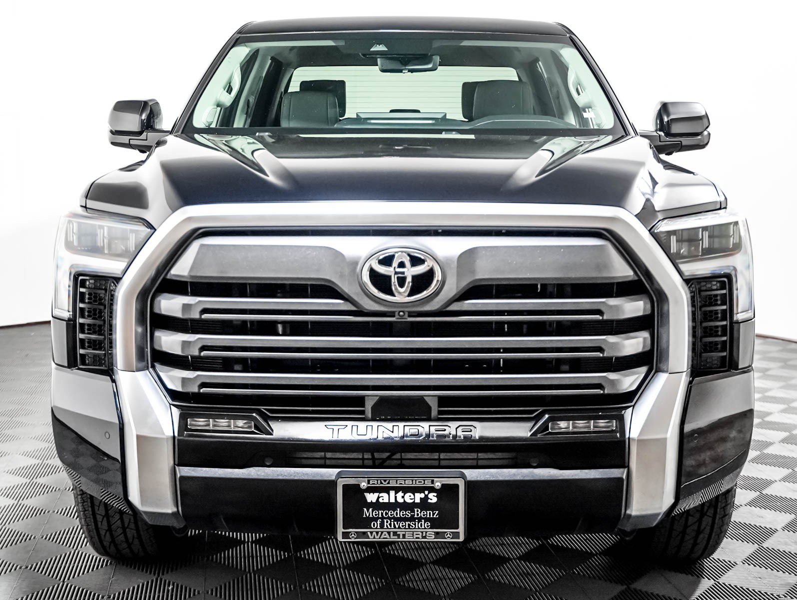 Used 2024 Toyota Tundra Limited AWD/4WD image 9