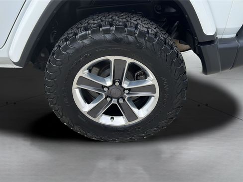 Used 2018 Jeep Wrangler Unlimited Sahara AWD/4WD image 22