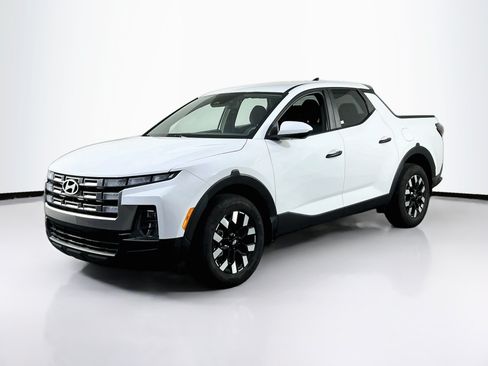 Used 2025 Hyundai Santa Cruz SE AWD/4WD image 1