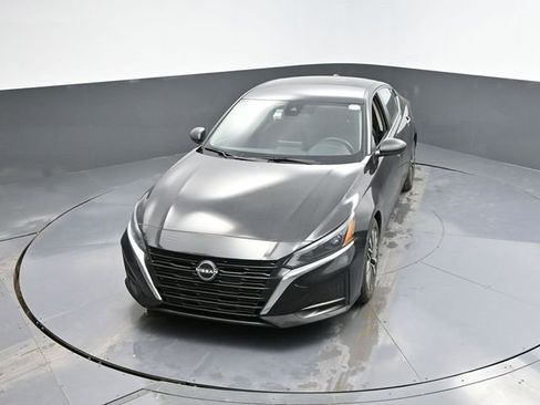 Used 2024 Nissan Altima 2.5 SV image 37