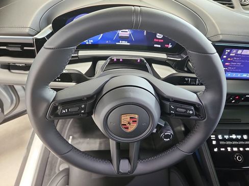 New 2026 Porsche Macan 4 Electric AWD/4WD image 19