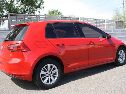 Used 2015 Volkswagen Golf S FWD image 4