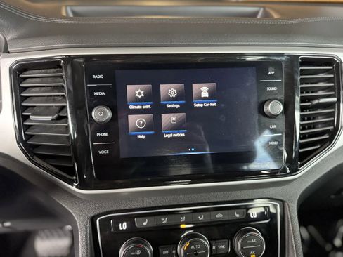 Used 2023 Volkswagen Atlas Cross Sport SE FWD image 30