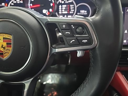 Used 2022 Porsche Cayenne Platinum Edition image 21