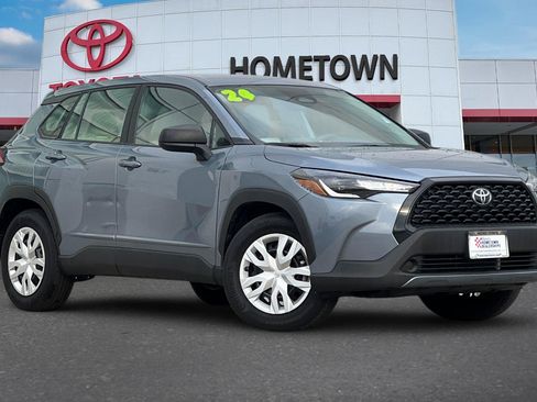 Certified 2024 Toyota Corolla Cross L image 2