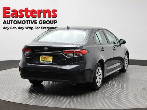 Used 2024 Toyota Corolla LE FWD image 5