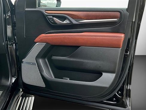 Used 2023 GMC Yukon Denali Ultimate image 18