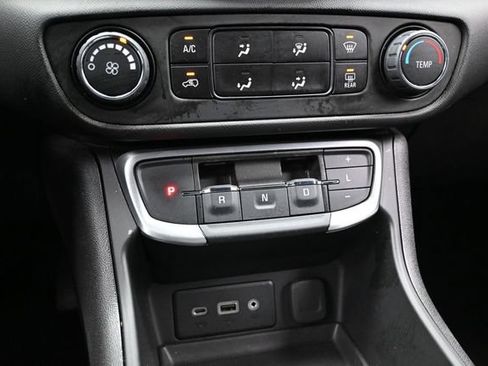 Used 2024 GMC Terrain SLE AWD/4WD image 45