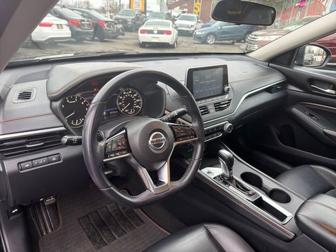 Used 2020 Nissan Altima 2.5 SR image 9