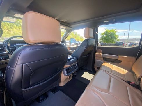 Used 2024 Ford F250 Lariat w/ Black Appearance Package AWD/4WD image 23