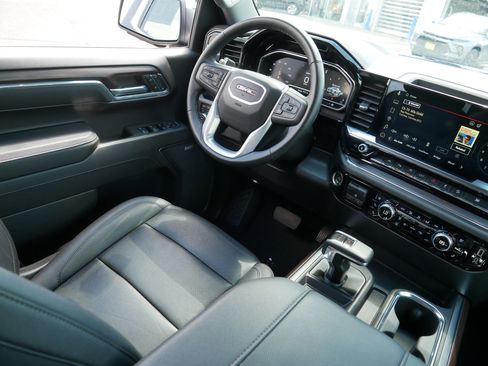 Used 2024 GMC Sierra 1500 SLT w/ SLT Premium Plus Package AWD/4WD image 9