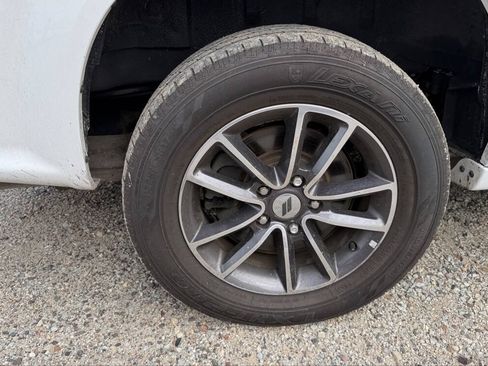 Used 2017 Dodge Grand Caravan SXT FWD image 10