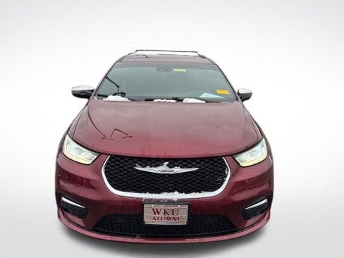 Used 2023 Chrysler Pacifica Pinnacle image 8