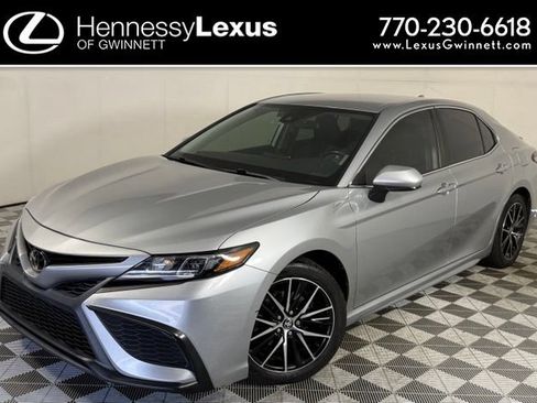 Used 2021 Toyota Camry SE AWD/4WD image 1