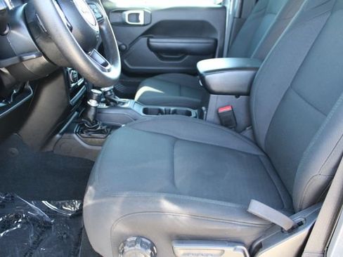 Used 2022 Jeep Wrangler Unlimited Sport AWD/4WD image 30