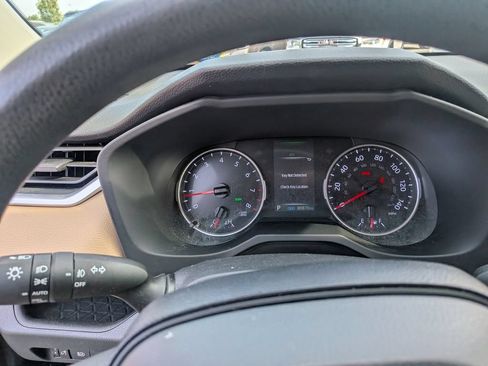 Used 2020 Toyota RAV4 XLE w/ All Weather Liner Package AWD/4WD image 9
