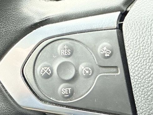 Used 2024 Chevrolet Traverse LT FWD image 12