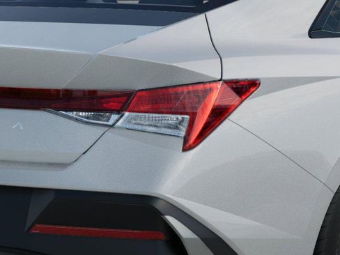 New 2026 Hyundai Elantra SE FWD image 10