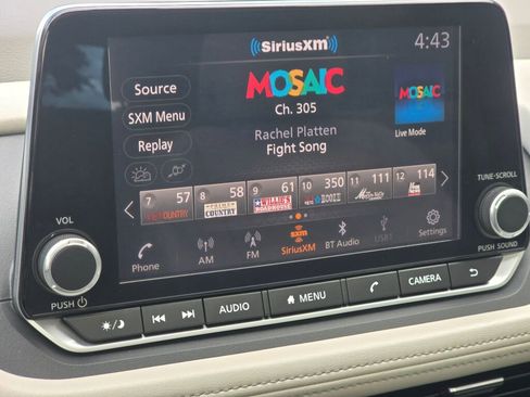 Used 2024 Nissan Rogue SV w/ SV Premium Package FWD image 31