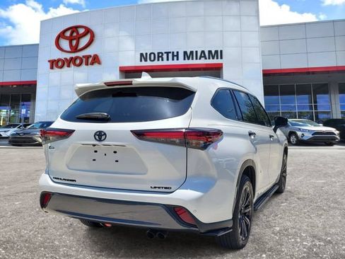 Used 2025 Toyota Highlander Limited FWD image 4
