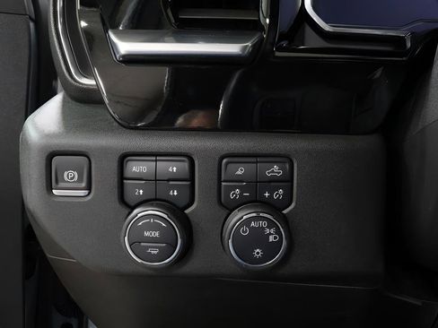 Used 2024 Chevrolet Silverado 1500 LT AWD/4WD image 18