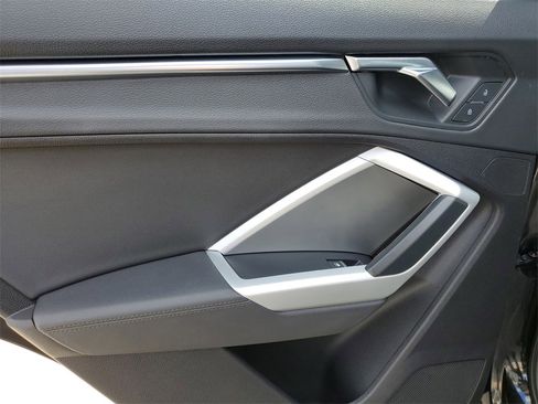 Used 2021 Audi Q3 2.0T Premium Plus w/ Premium Plus Package image 10