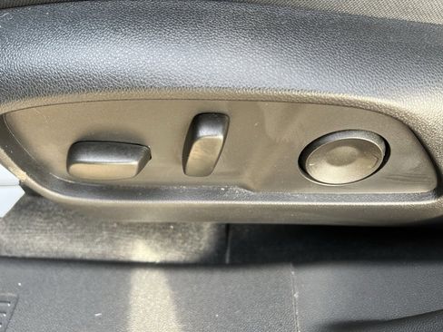 Used 2025 Chevrolet Equinox RS image 25