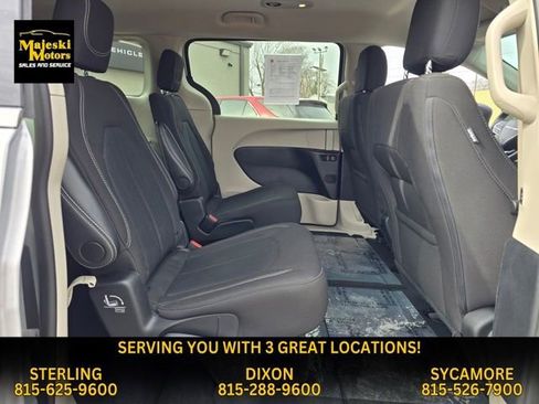 Used 2024 Chrysler Voyager LX image 26