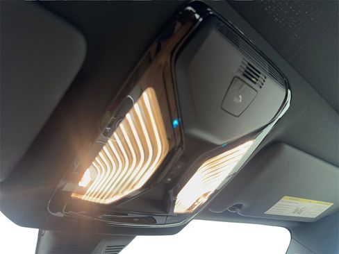 Used 2025 BMW 230i Coupe w/ M Sport Package image 70