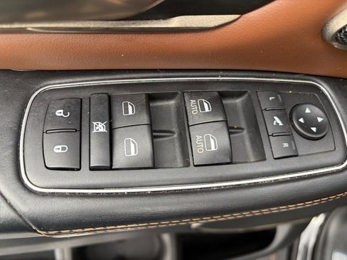 Used 2020 RAM 1500 Limited image 9