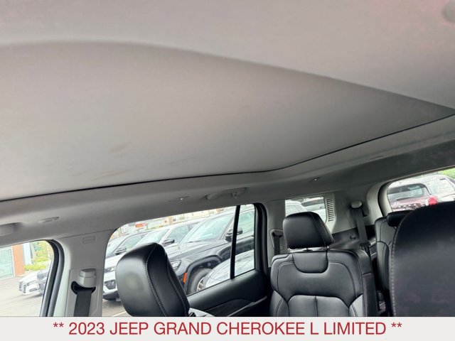 Used 2023 Jeep Grand Cherokee L Limited AWD/4WD image 15