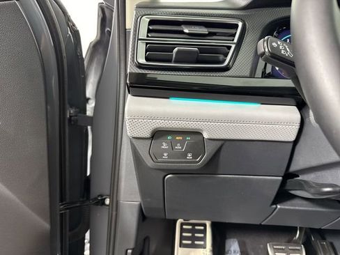 Used 2024 Volkswagen Atlas Peak Edition SE AWD/4WD image 14