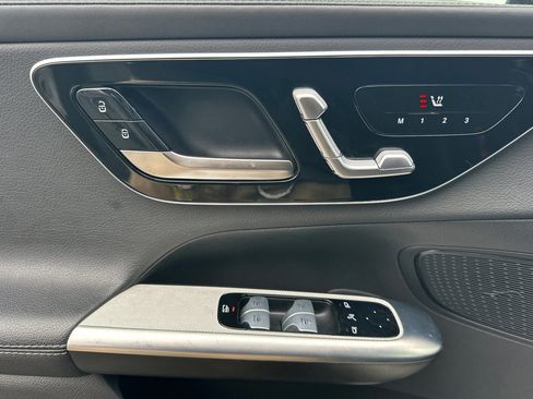 Used 2024 Mercedes-Benz GLC 300 w/ Winter Package image 11