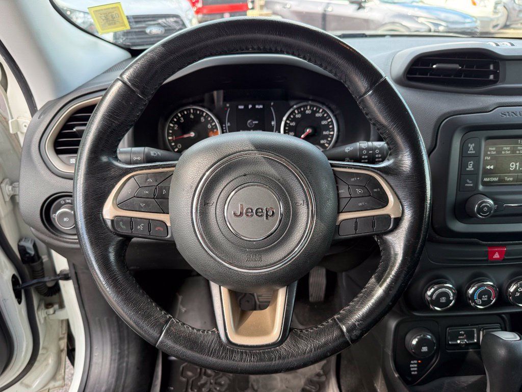 Used 2017 Jeep Renegade Latitude AWD/4WD image 12