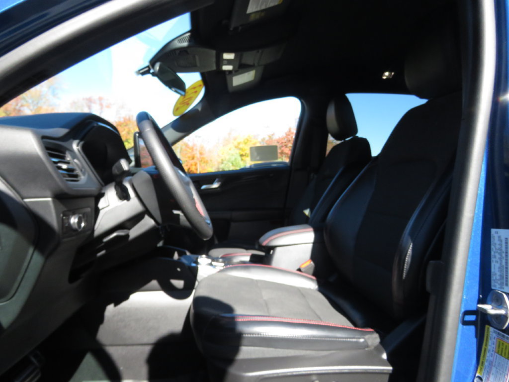 Used 2023 Ford Escape ST-Line AWD/4WD image 10