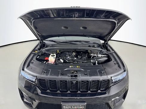 Used 2023 Jeep Grand Cherokee Limited w/ Luxury Tech Group II image 29