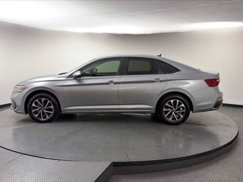 Used 2023 Volkswagen Jetta S FWD image 3