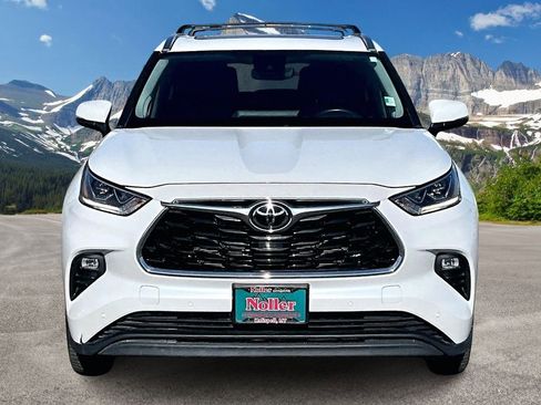 Used 2023 Toyota Highlander Limited AWD/4WD image 3