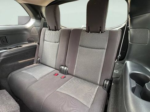 Used 2020 Nissan Pathfinder S FWD image 27