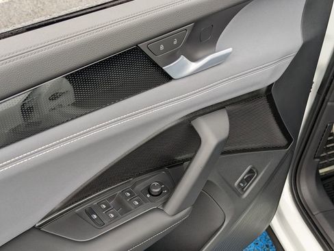 New 2026 Volkswagen Tiguan SE R-Line AWD/4WD image 11