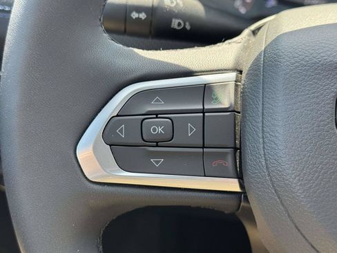 Used 2025 Jeep Compass Limited w/ Sun & Sound Group AWD/4WD image 20