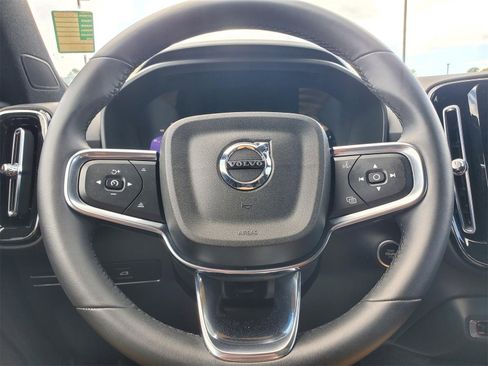 Used 2023 Volvo XC40 B5 Plus w/ Protection Package Premier image 24