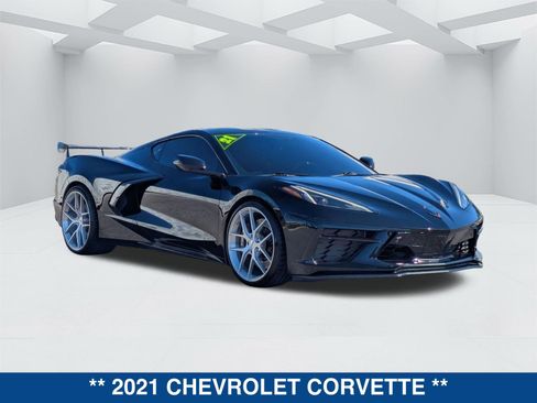 Used 2021 Chevrolet Corvette Stingray w/ Z51 Performance Package image 2