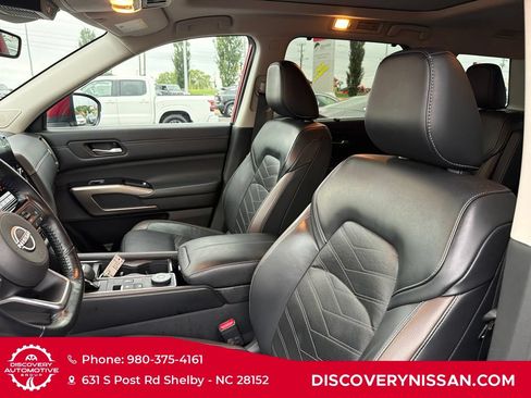 Certified 2023 Nissan Pathfinder Platinum AWD/4WD image 18