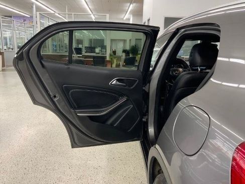 Used 2018 Mercedes-Benz GLA 250 4MATIC w/ Premium Package image 30