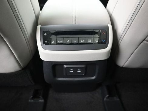New 2026 Nissan Pathfinder SL w/ SL Premium Package AWD/4WD image 27