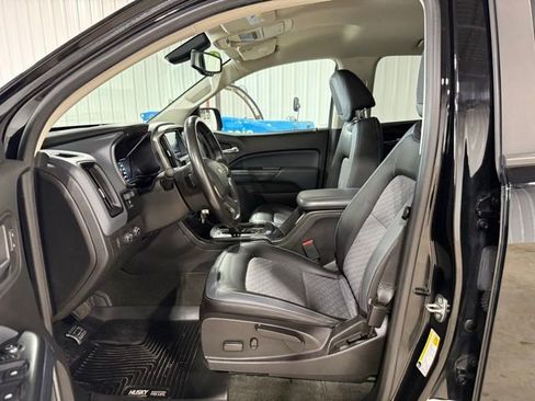 Used 2017 Chevrolet Colorado Z71 image 9