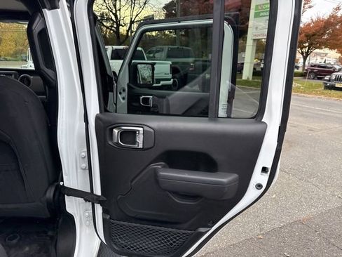 Used 2023 Jeep Wrangler Sport S image 34