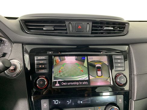 Used 2020 Nissan Rogue SV w/ Premium Package image 27